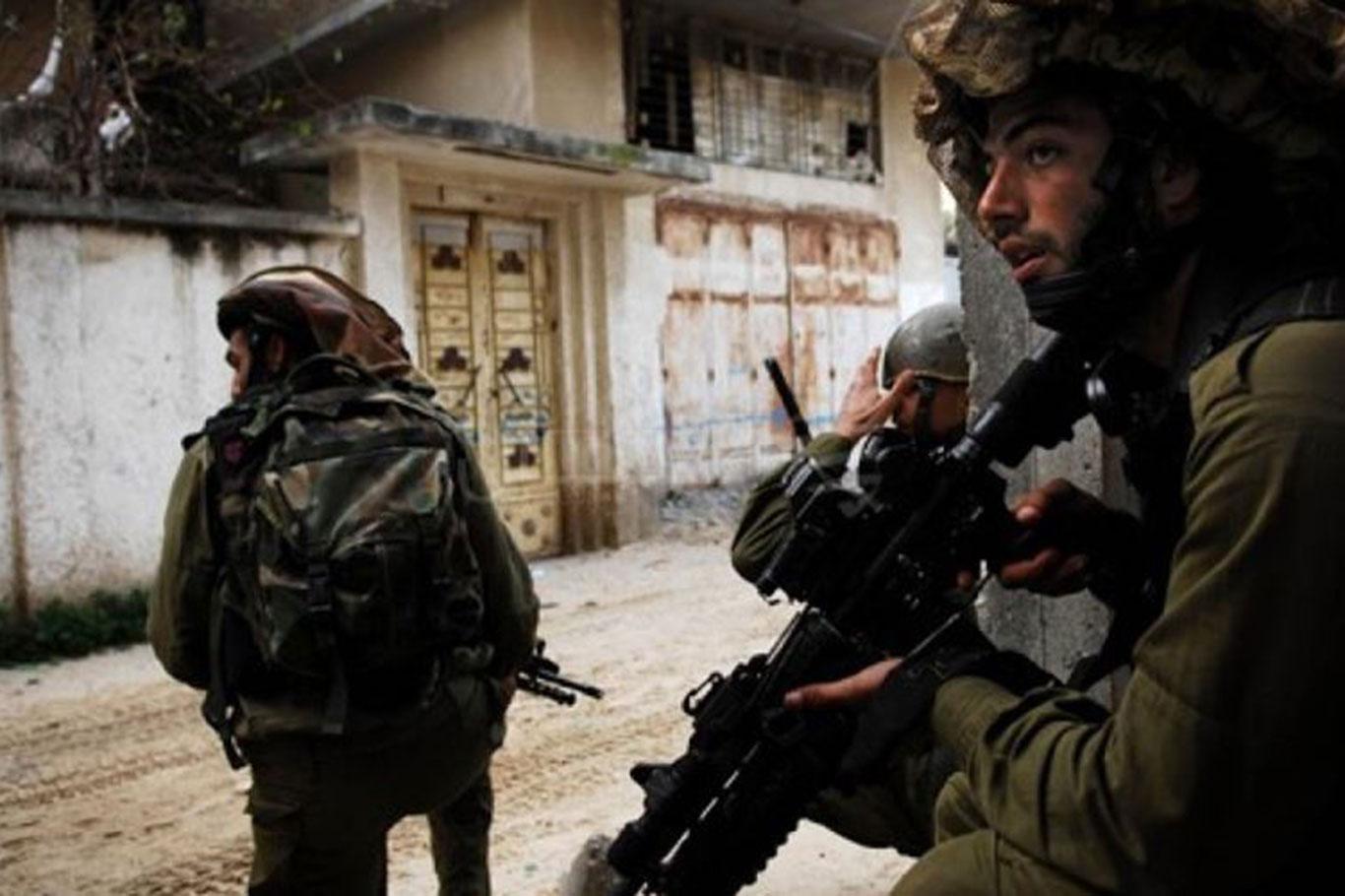 Zionist occupation forces launch arrest campaign in West Bank areas
